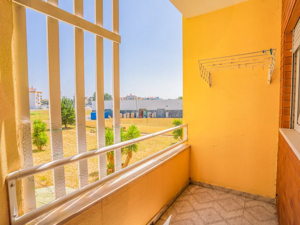 Apartamento T3 com garagem - Cidade Nova, Caldas da Rainha - Image 8