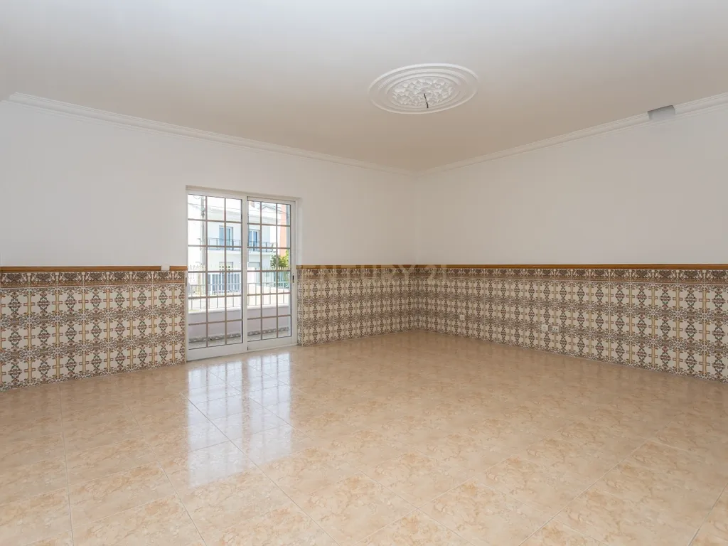 Moradia de 6 assoalhadas em lote de 500 m2 - Image 12