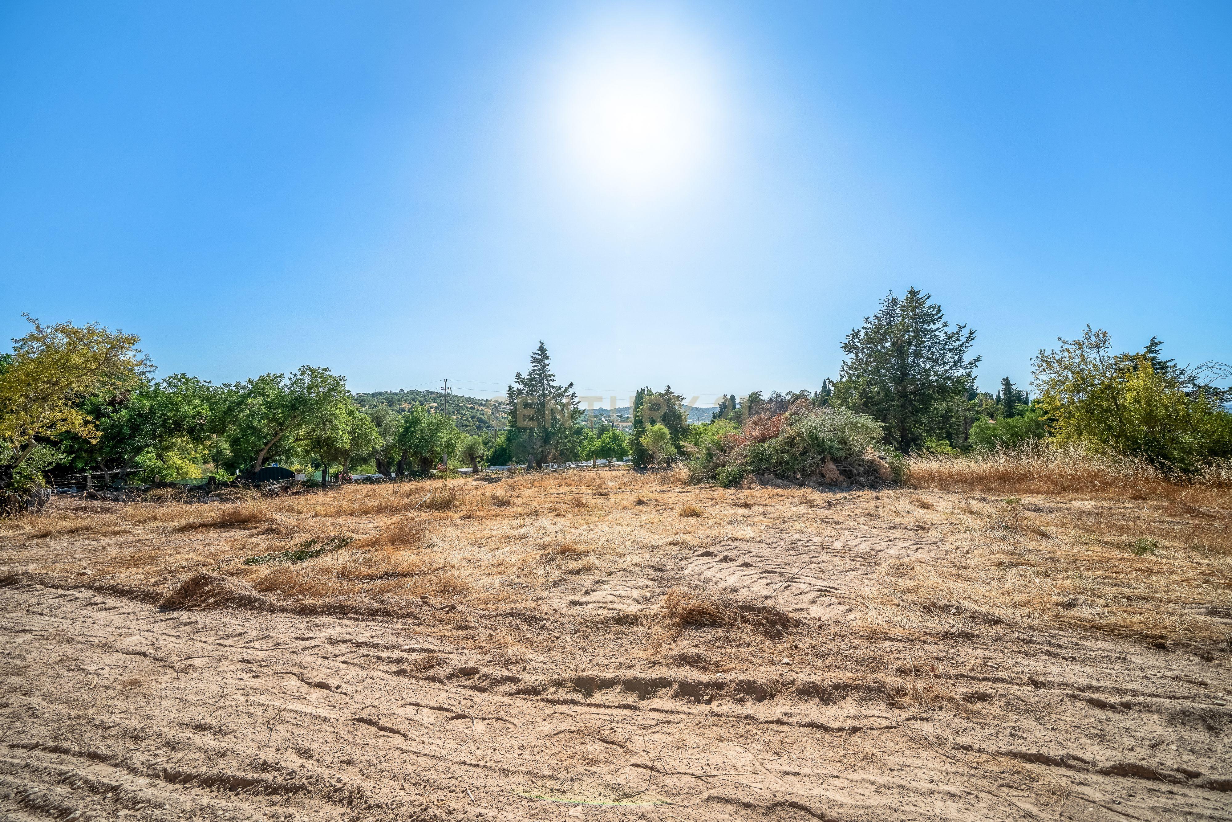 Fotografia 11 de Terreno urbanizável de 6.440 m² em Paderne – Elevado potencial de desenvolvimento