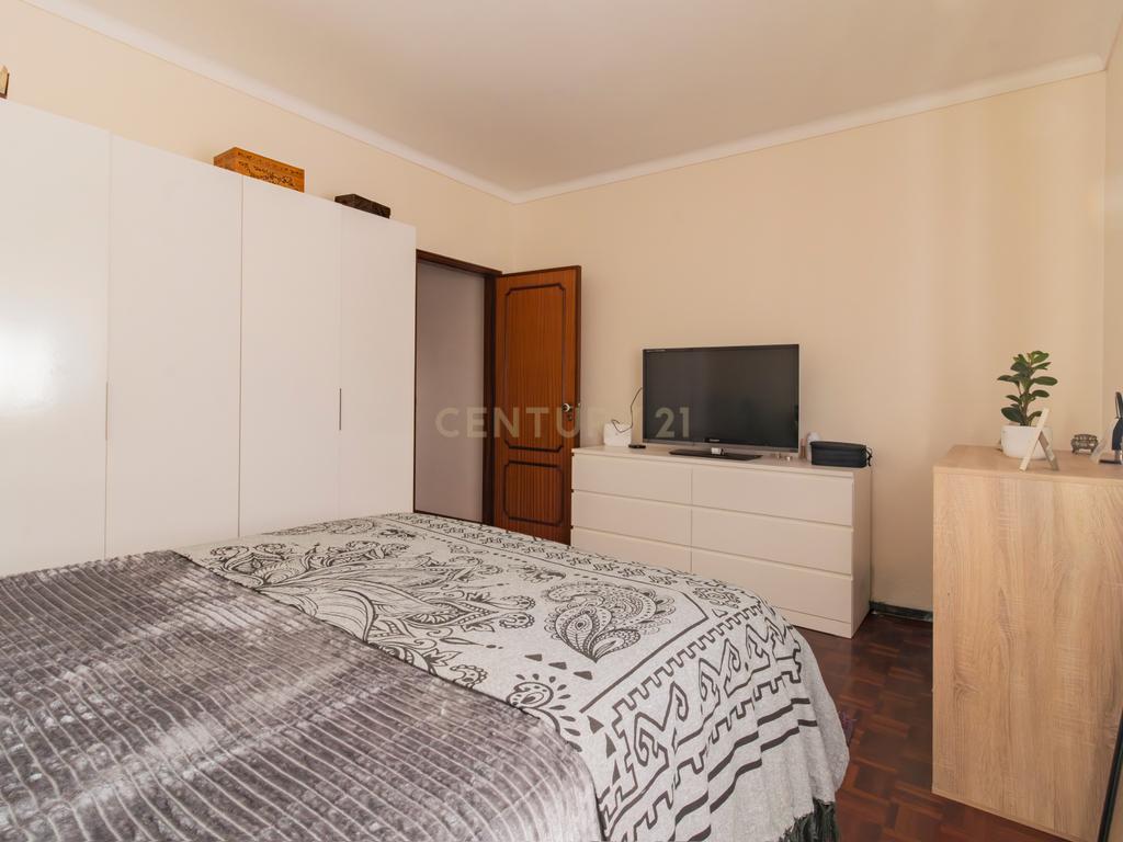 Moradia T5 com terreno - Image 20