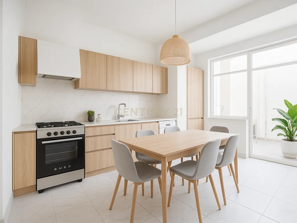 Moradia com 3 Quartos, Quintal e Terraço – Excelente Localização em Albufeira - Image 8