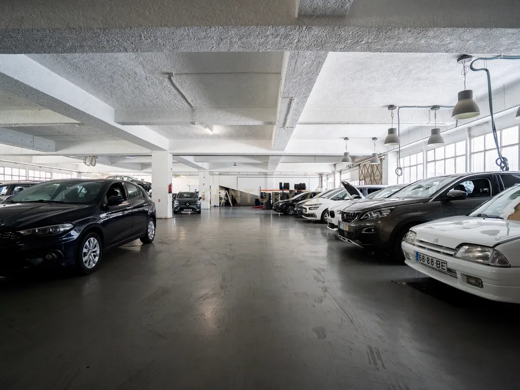 Armazém com 947 m2 a 5 min. do Aeroporto de Lisboa - Image 6