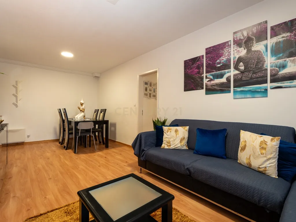 Apartamento de tipologia T4, com 2 WC e arrecadação localizado em Santo António dos Cavaleiros – Loures. - Image 10