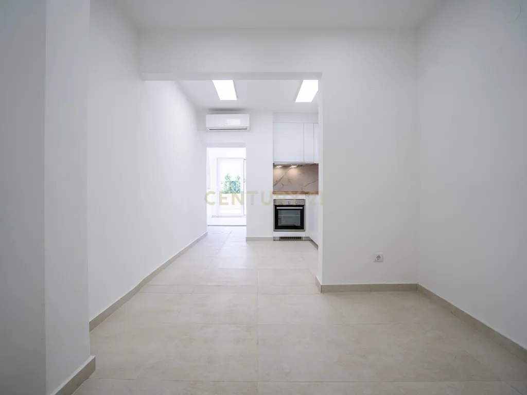 Apartamento T2 RC, Rua do Mato Grosso, Santa Engrácia, São Vicente - Image 5