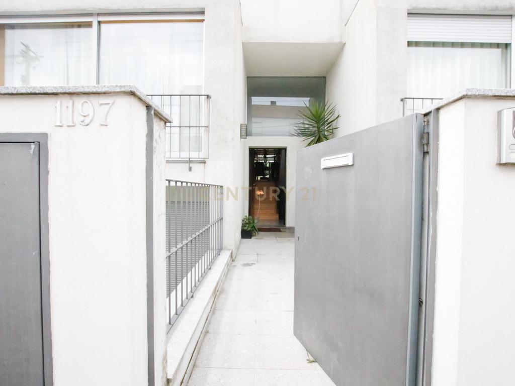 Moradia T3+1 em Alfena, Porto — Excelente localização, conforto e qualidade de construção - Image 2