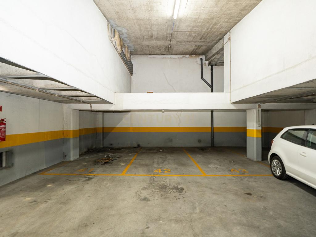 Loja comercial de esquina no Lumiar – junto ao Colégio Planalto - Image 28