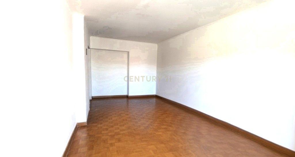 Apartamento T2  no Pragal / Monte Caparica com 2 elevadores e ótimo acesso de entrada  ( mobilidade reduzida ) próximo da fertagus no Pragal e Praias - Vista 5
