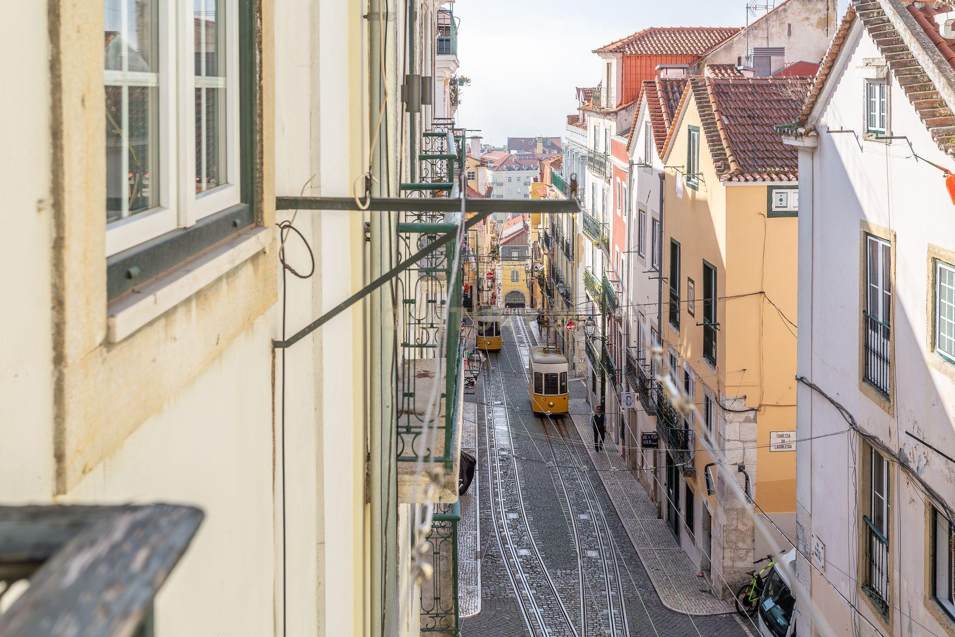 🏡 Apartamento T1+1 na Bica – Viva no coração histórico de Lisboa - Image 29