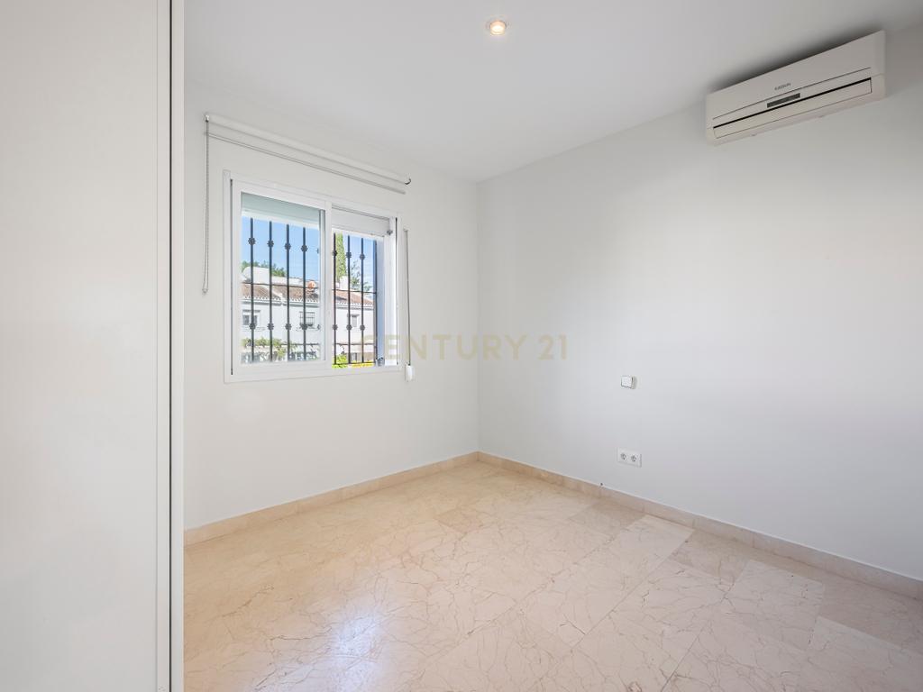 Moradia geminada no Conjunto San Javier Elegância, conforto e espaços para desfrutar -Nueva Andalucia–Marbella    - Image 24