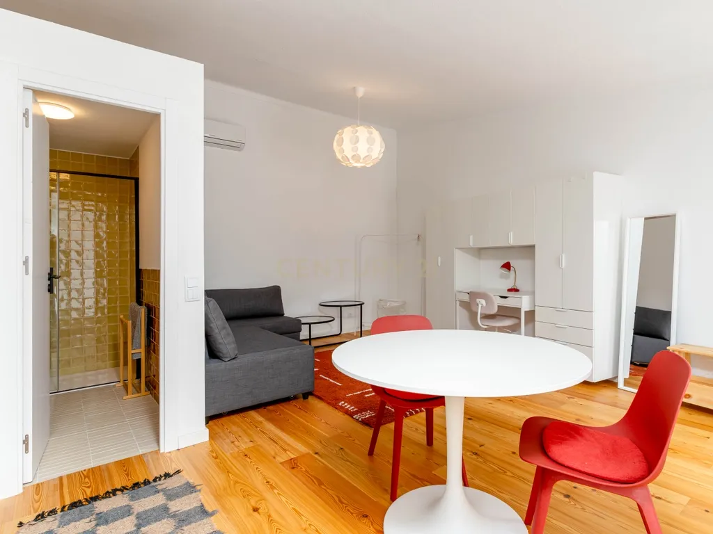 Viver com Elegância entre o Litoral e a Cidade – Uma Casa Sustentável em Colares, Portugal - Image 56