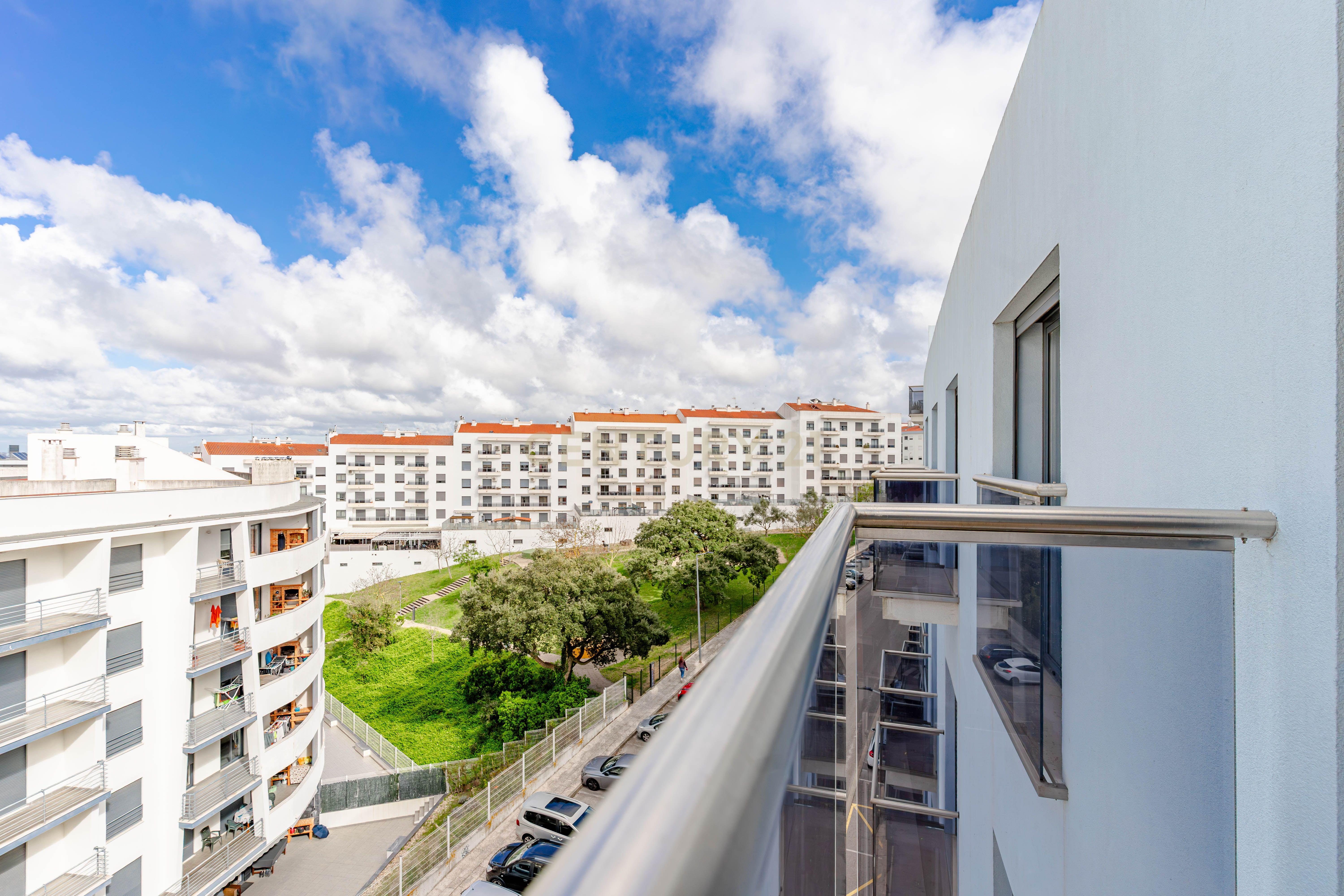 Magnífico Duplex no Parque Luso em Corroios - Image 18