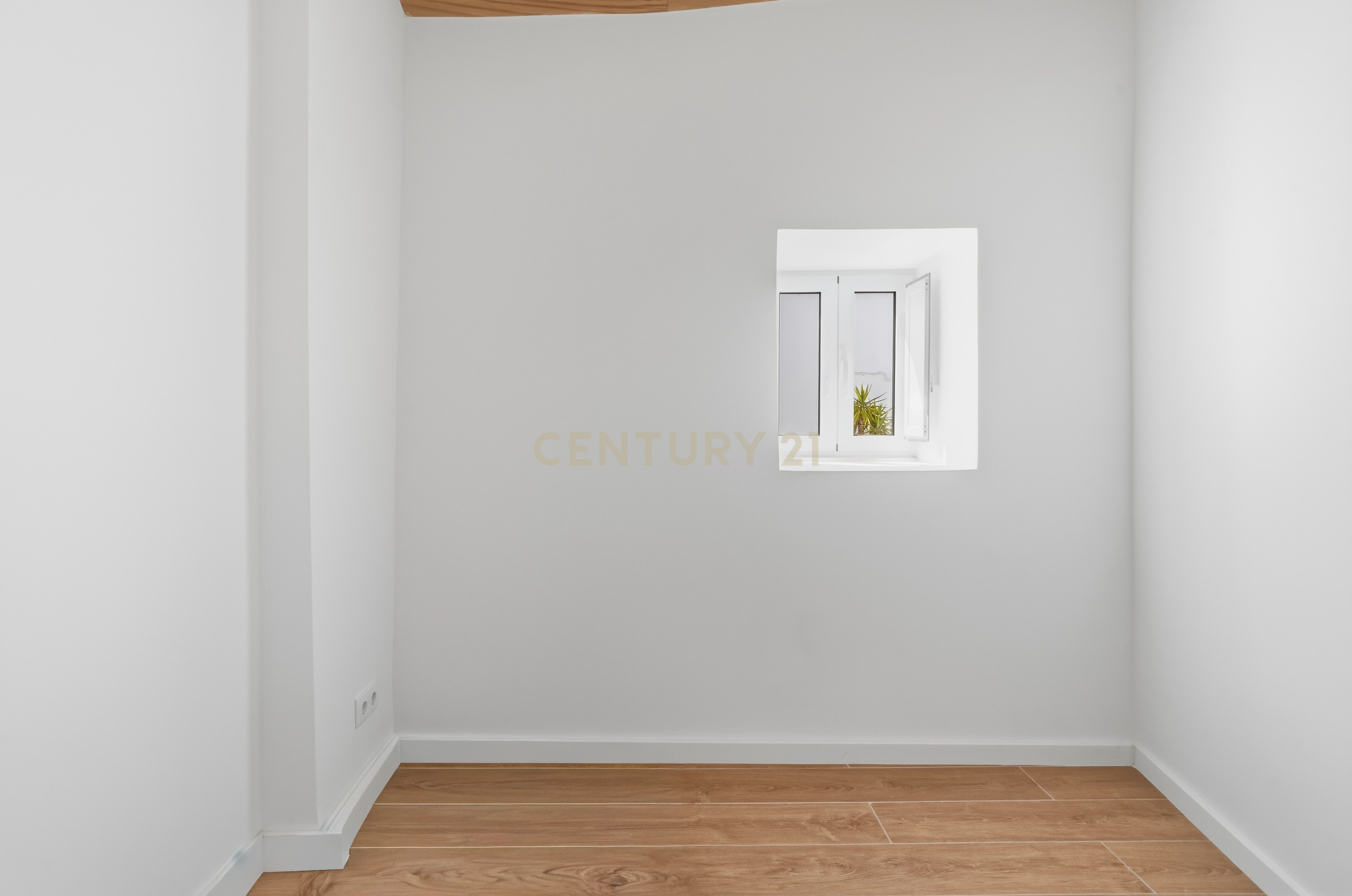 Fotografia 6 de Moradia T1 Remodelada no Barril (Encarnação) | A 5 Minutos da Praia