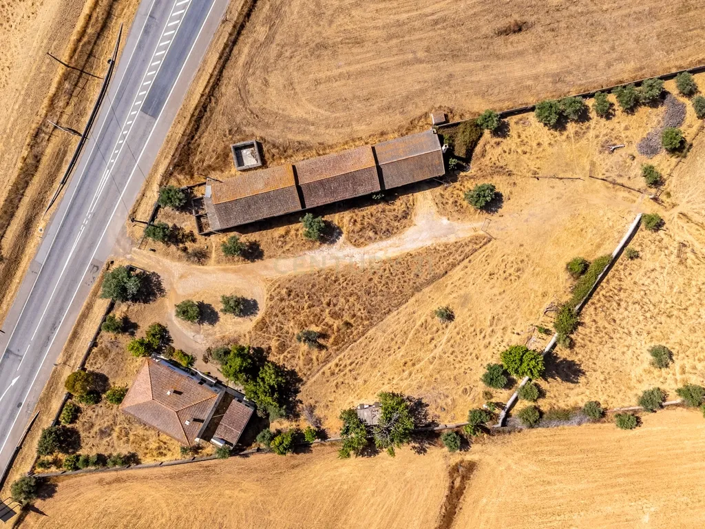 Propriedade, em Prédio Misto, com 17.000m2 localizada a 5Km de Estremoz - Image 31