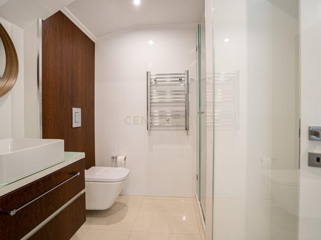 Moradia com piscina para arrendamento no Montijo — Zona do Saldanha - Image 29