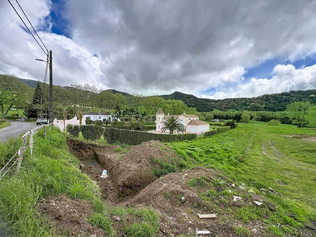 Terreno para Construção com vista para a montanha. - Image 18