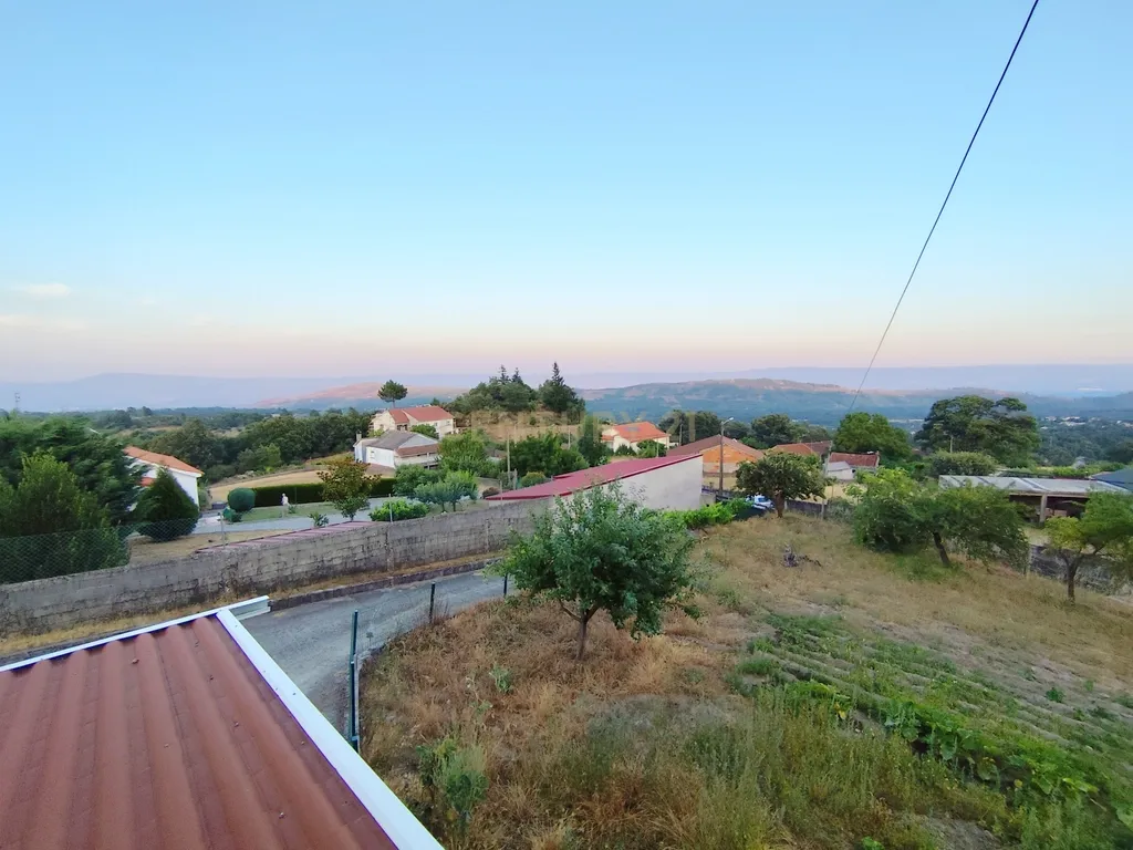 Moradia T3 com Armazém e Terreno Envolvente | A 14 km de Chaves - Image 34