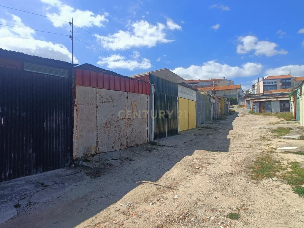 Terreno com 4640 m2 No Seixal - Image 4