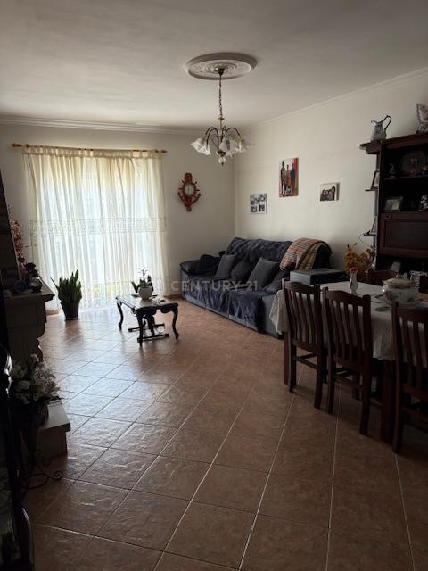 Moradia T3 na Quinta do Conde com Terraço e Garagem - Image 3