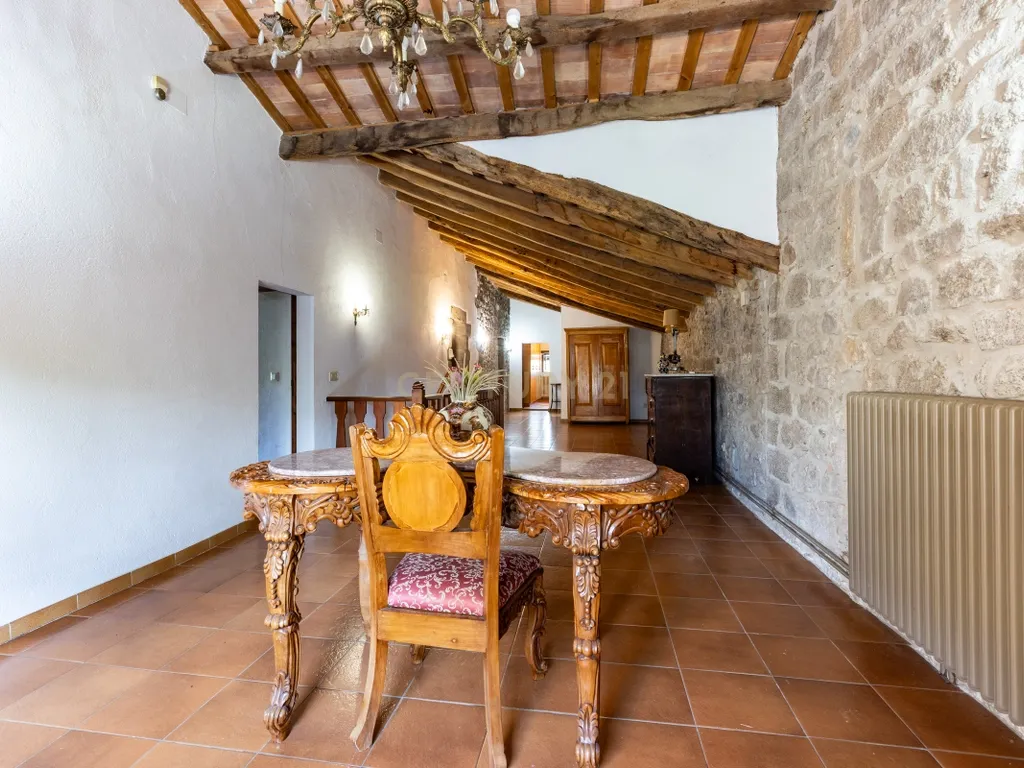MASIA CATALANA EN VENDA A LLAGOSTERA – MÉS DE 7 HECTÀREES DE TERRENY, LLICÈNCIA TURÍSTICA, PISCINA I CAMP DE FUTBOL - Image 83