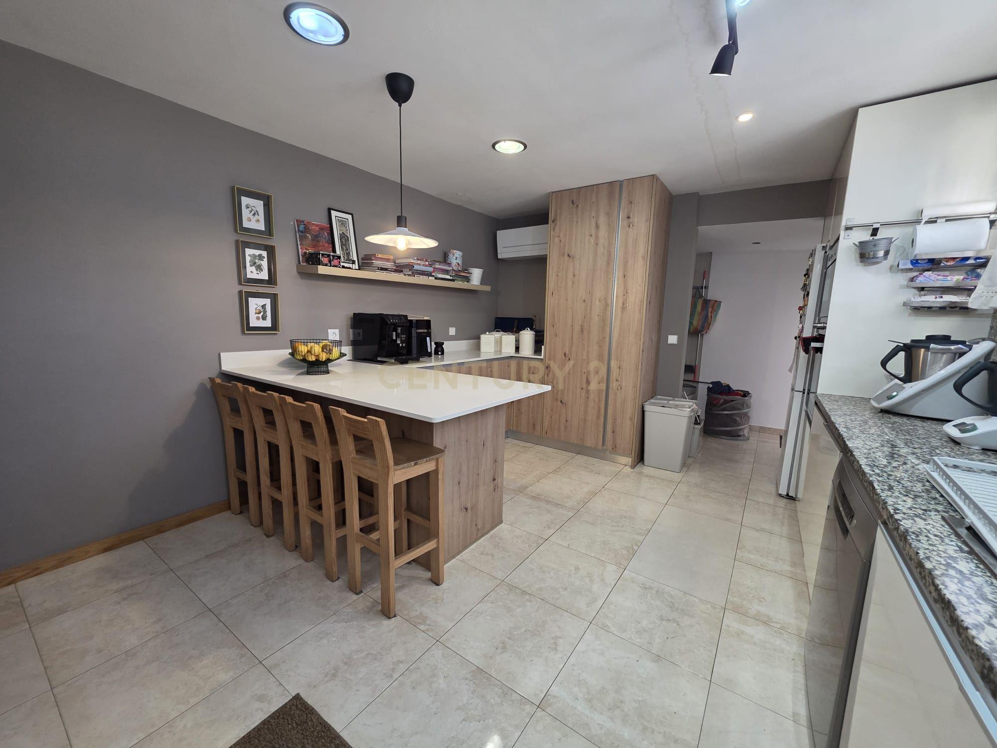 Apartamento T4 à venda em Bonfim, €450.000