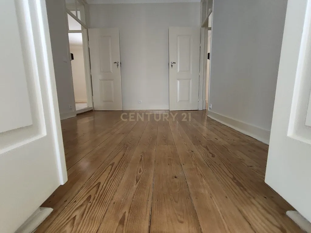 T2 renovado para arrendamento - Penha de França, Lisboa - Image 17