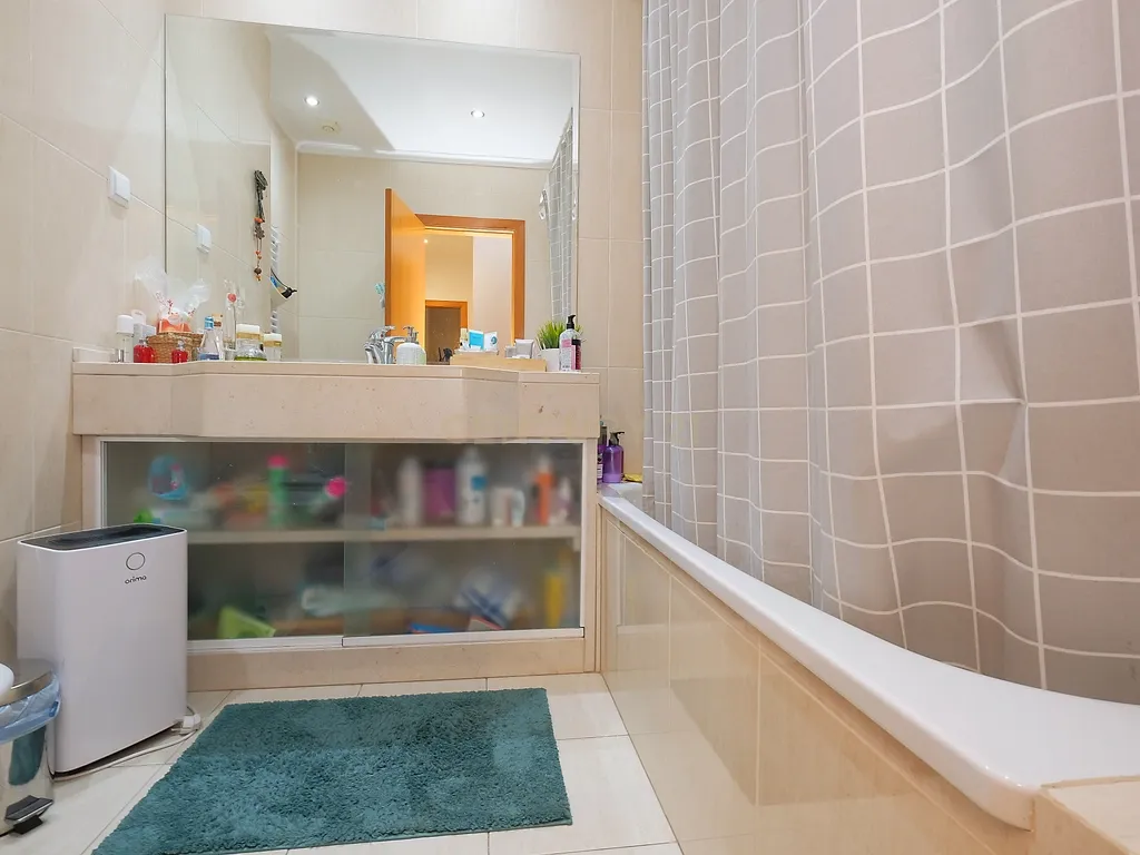 Apartamento T3 com Excelentes Áreas e Garagem na Urbanização Moinho do Guizo – Mina de Água, Amadora - Image 22