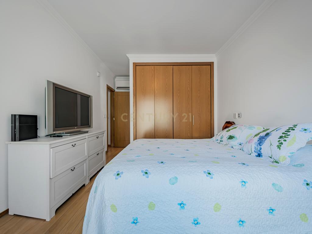 Apartamento T3 em Cascais com Terraço - Image 17