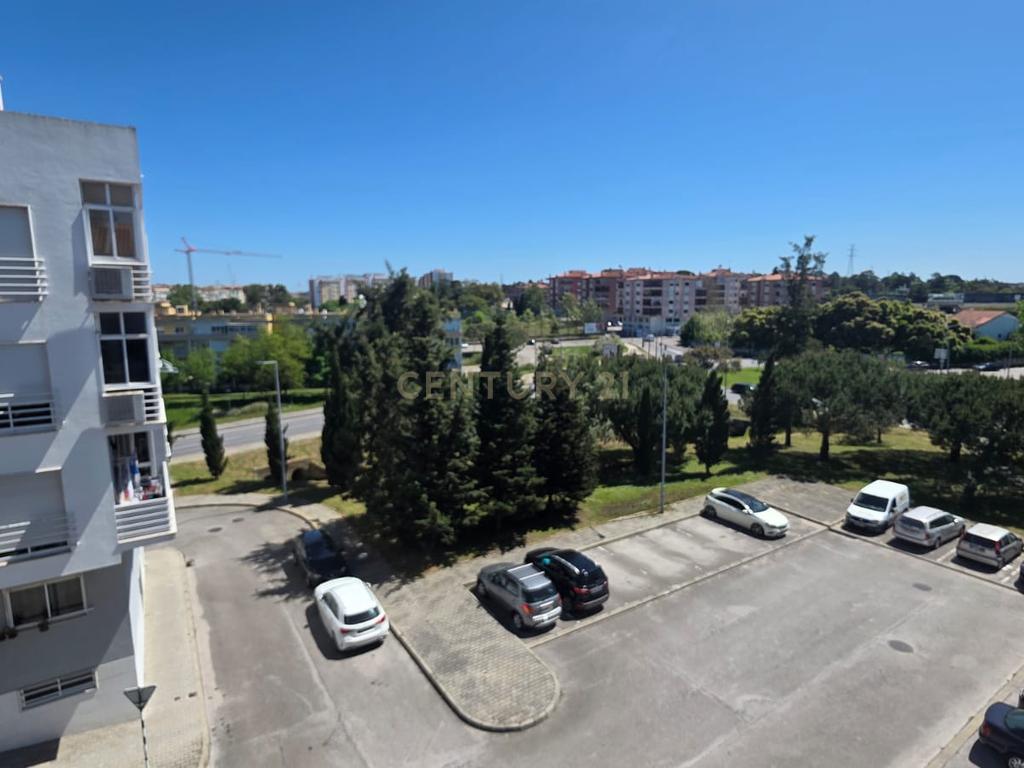 Apartamento T3 na Amora com ótimas áreas ( Novo periodo para visitas próxima 5 feira, de tarde,  dia 5 Junho 2025 - Image 11