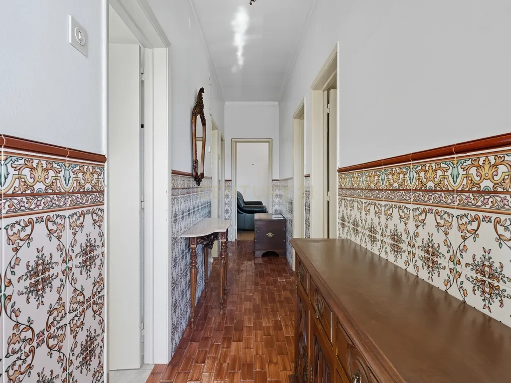 Moradia Bi-familiar com terreno de 800m2 urbanos - Paredes, Alenquer - Image 37