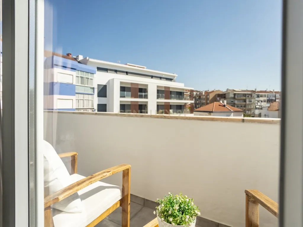 Apartamento T2 com Varanda Cruz de Pau, Amora - Seixal - 0651-06250 - Image 14