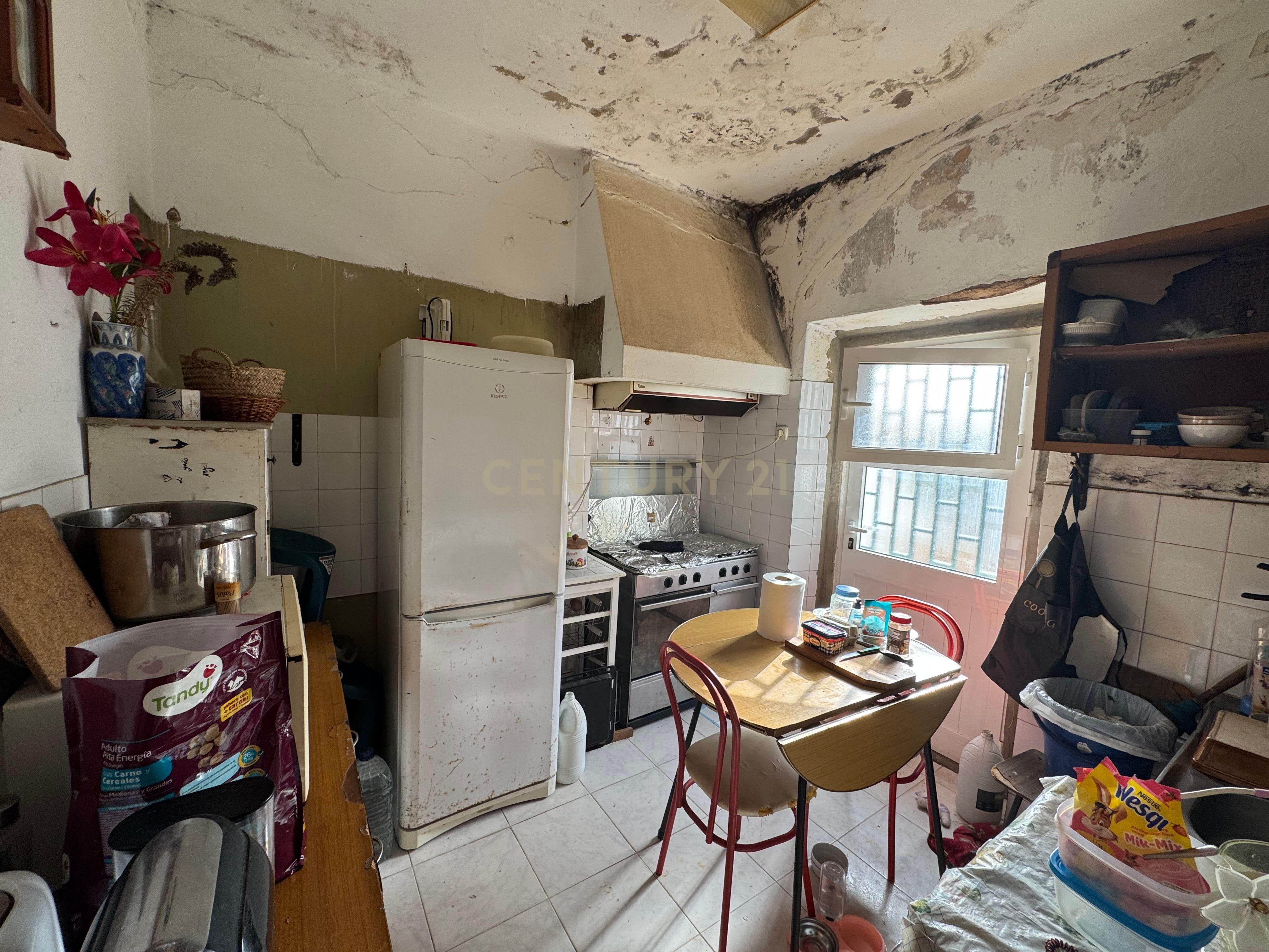 Fotografia 6 de Moradia para Remodelar com imenso Potencial no coração de Faro