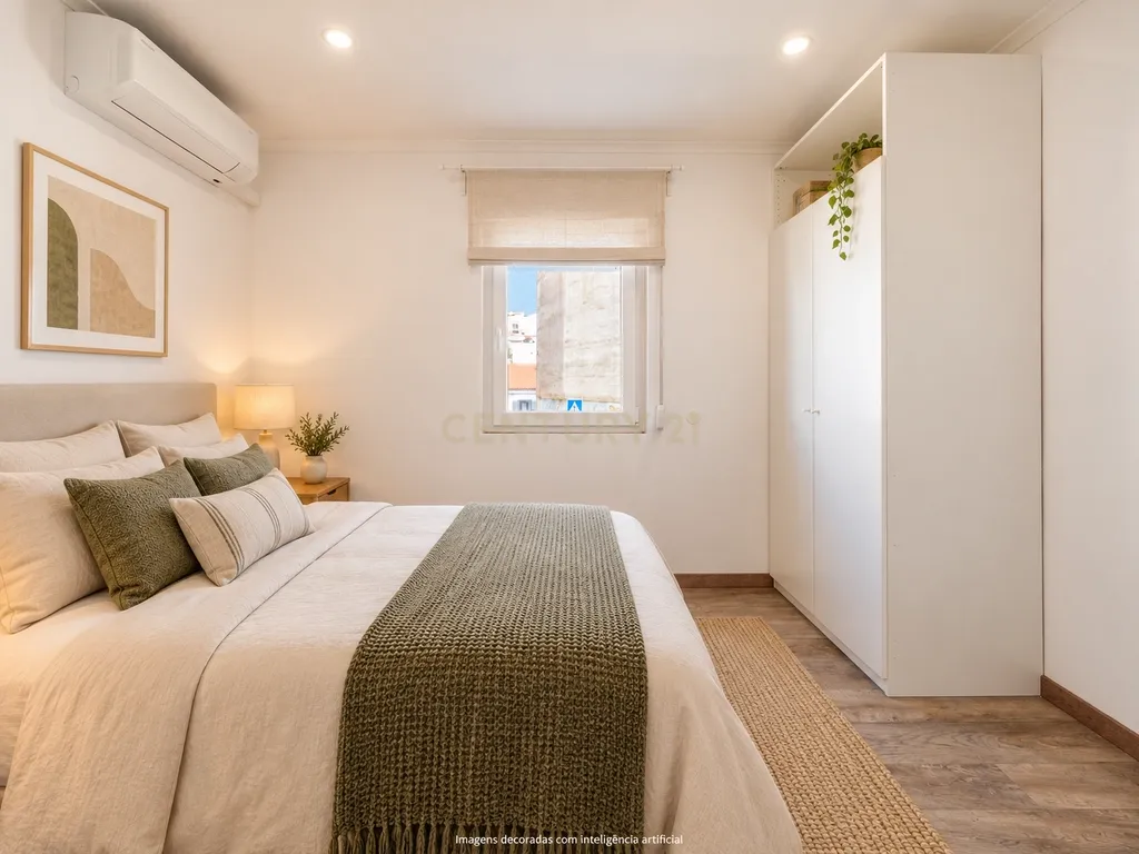 T4 Duplex totalmente renovado no Bairro do Progresso – Silves - Image 11