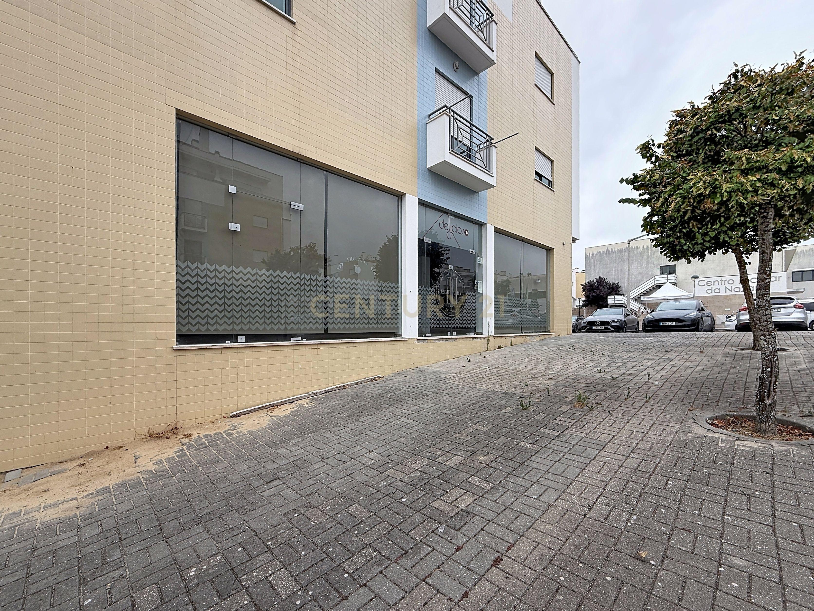 Fotografia 7 de Espaço comercial versátil e estrategicamente bem localizado  - Oportunidade Única
