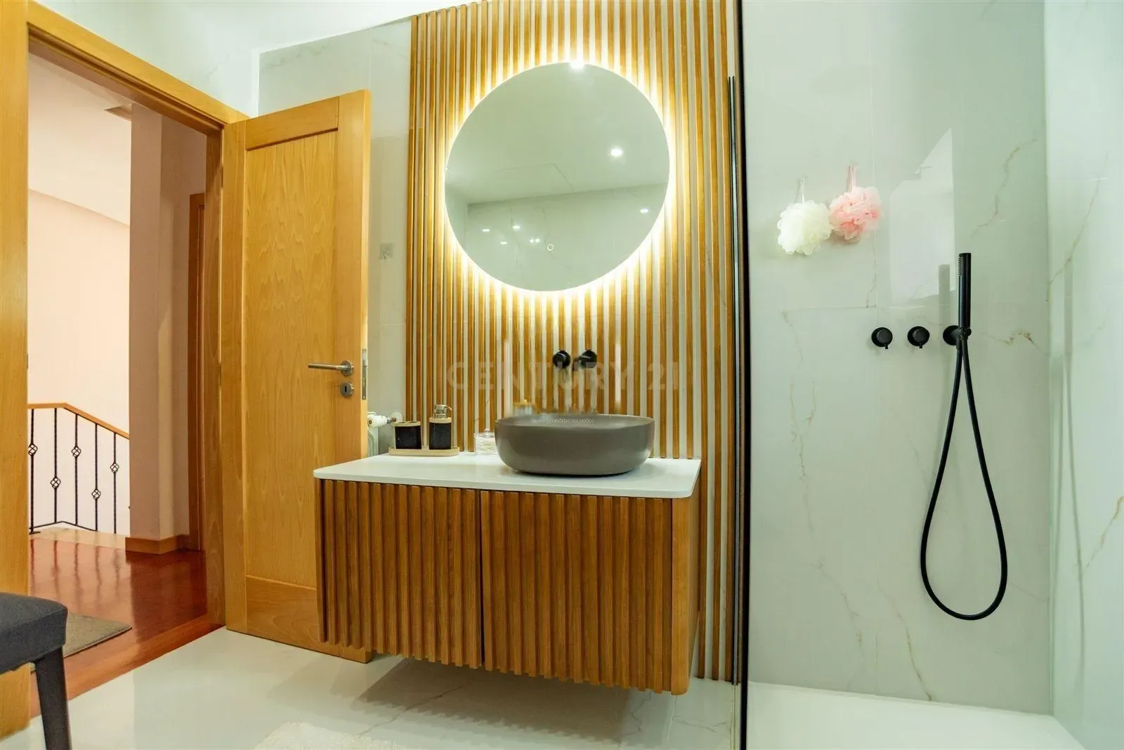Moradia Isolada V4 com Piscina em Alpendorada – Oportunidade Única - Image 38