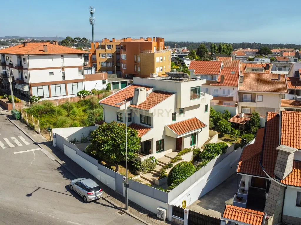 Moradia T4 com Vista Mar em Vila Nova de Gaia - 695.000€ - Image 1
