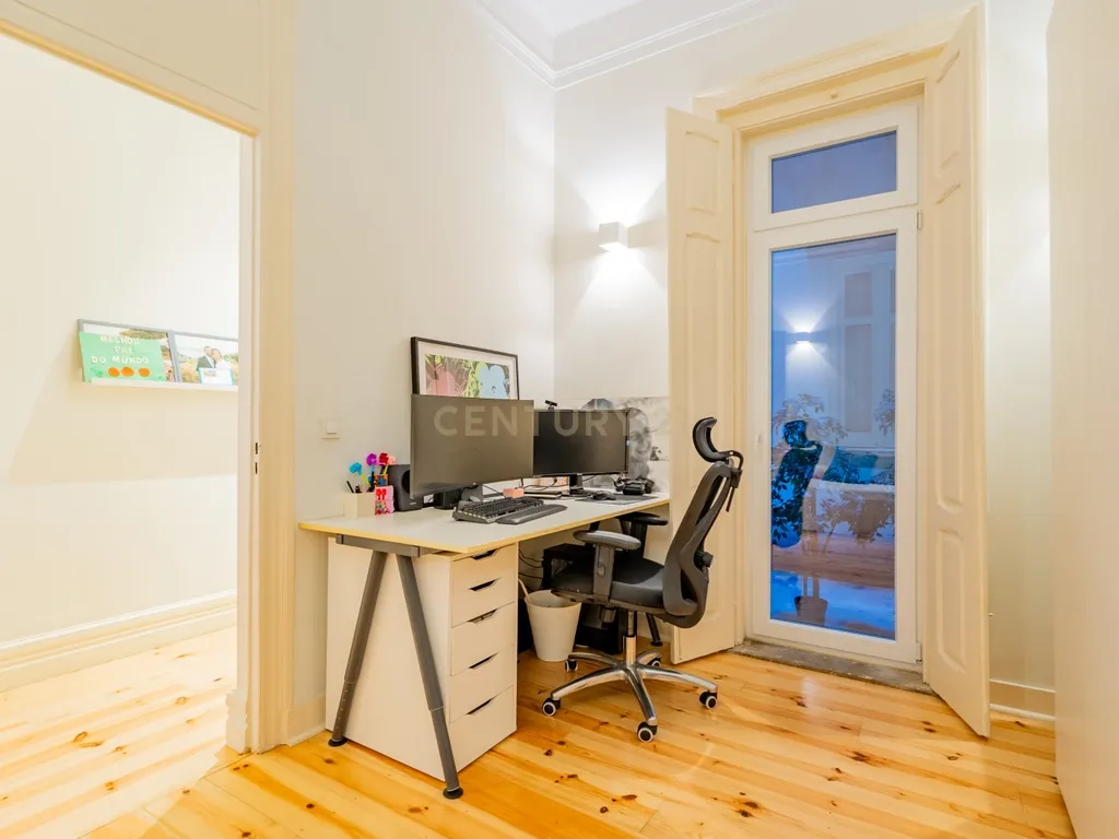 Apartamento T5 de Charme com Jardim Privativo nas Avenidas Novas | Avenida 5 de Outubro, Lisboa - Image 48