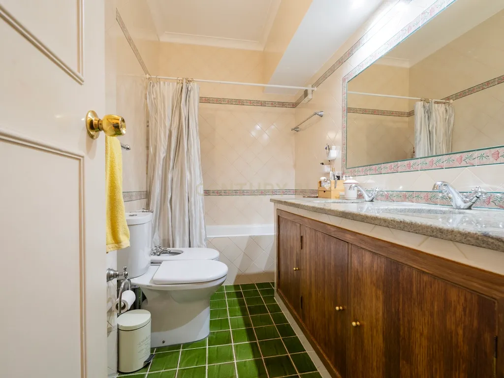 Excelente apartamento T3 em Carnaxide - Image 15