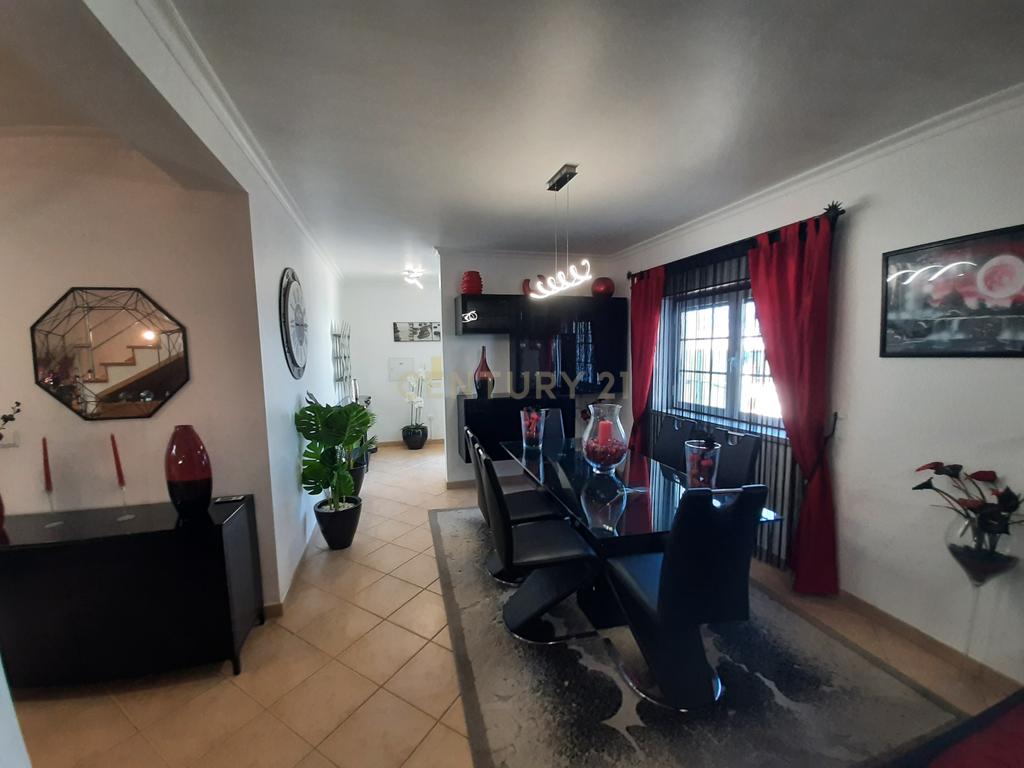 Moradia  T3 na  Lourinhã com Piscina  Garagem e Churrasqueira - Image 35