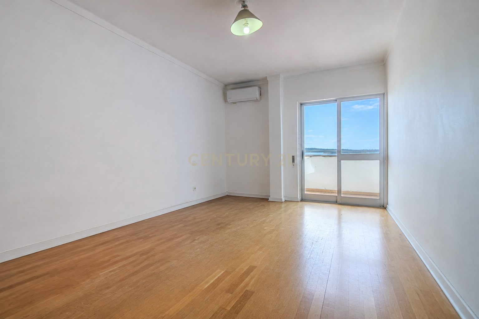 Fotografia 9 de Apartamento T2 no centro de Arruda dos Vinhos