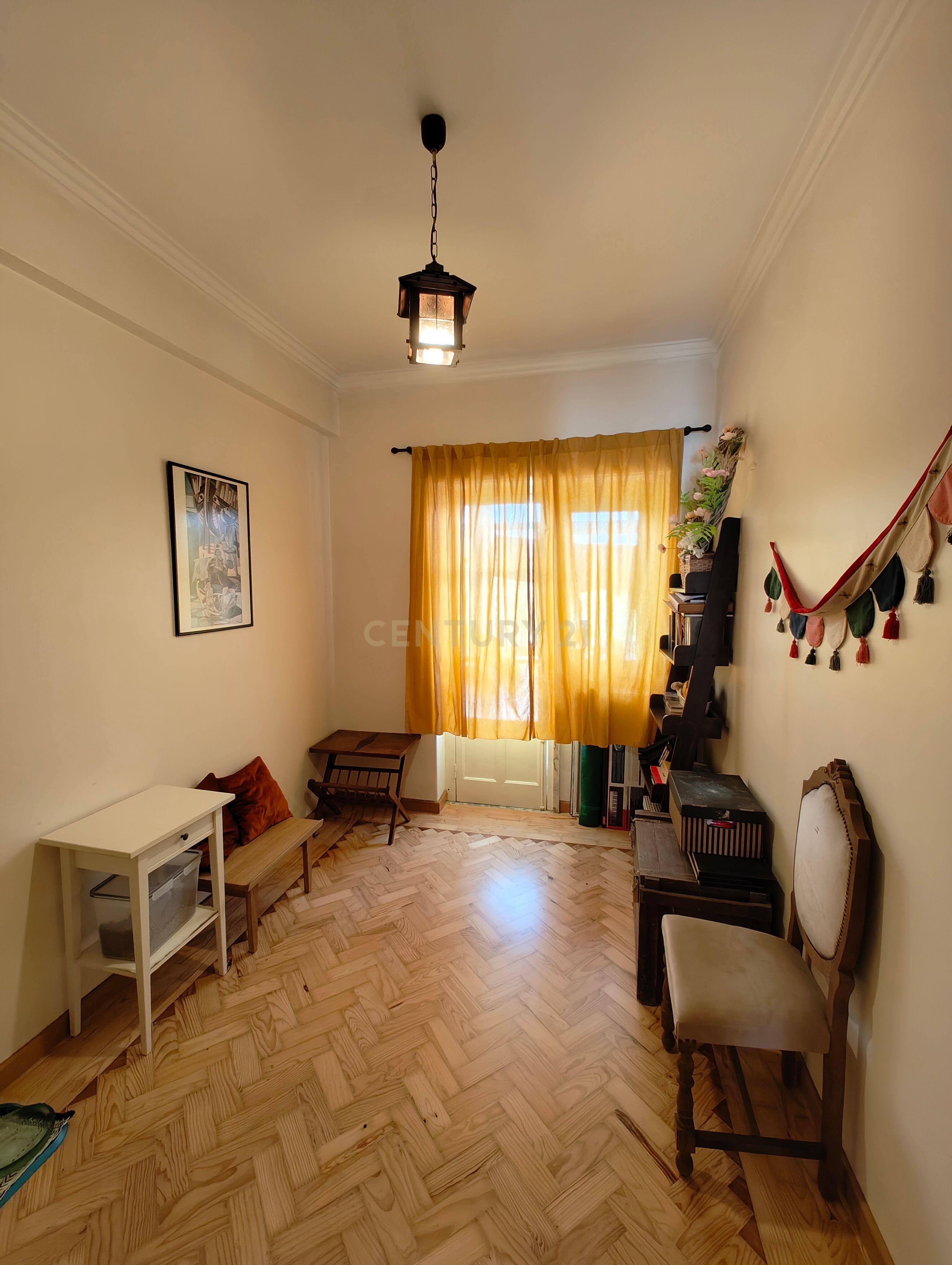 Apartamento duplex T3 + 2 em Queluz - Image 28