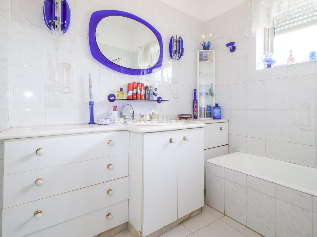 Apartamento T3 no Laranjeiro – Junto à Base Naval do Alfeite | Pronto a Habitar | Elevador - Image 29