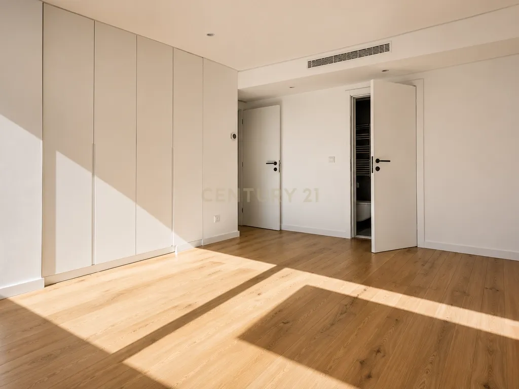 Apartamento T3 como novo centro de Cascais e com vista mar - Image 12