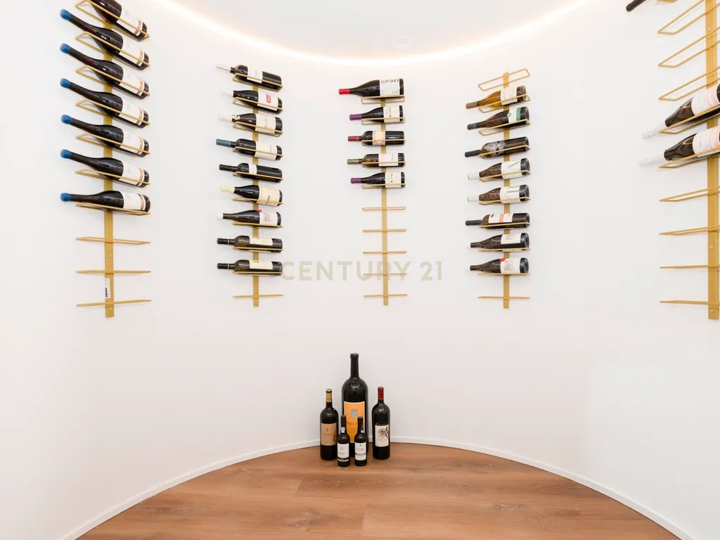 Moradia T5 de Luxo com Piscina, Ginásio, Sauna e Garrafeira em Birre, Cascais - Image 24