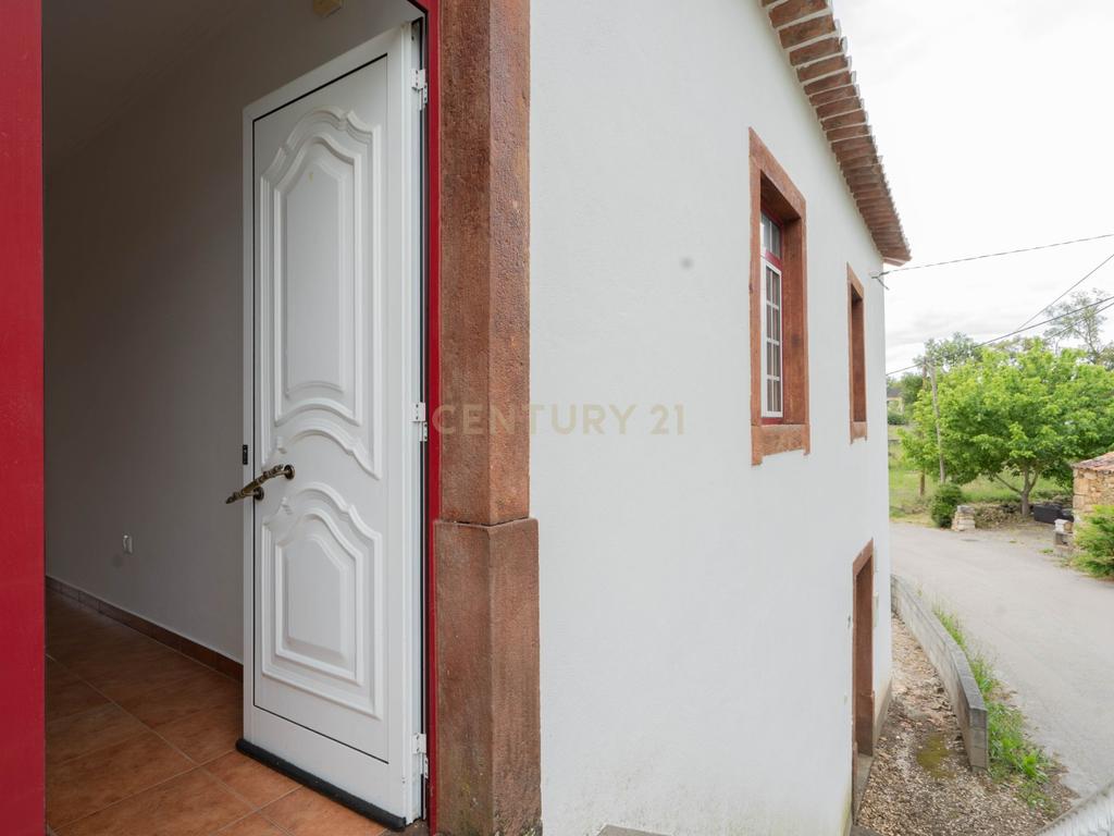 Moradia T3 Serpins - Image 40