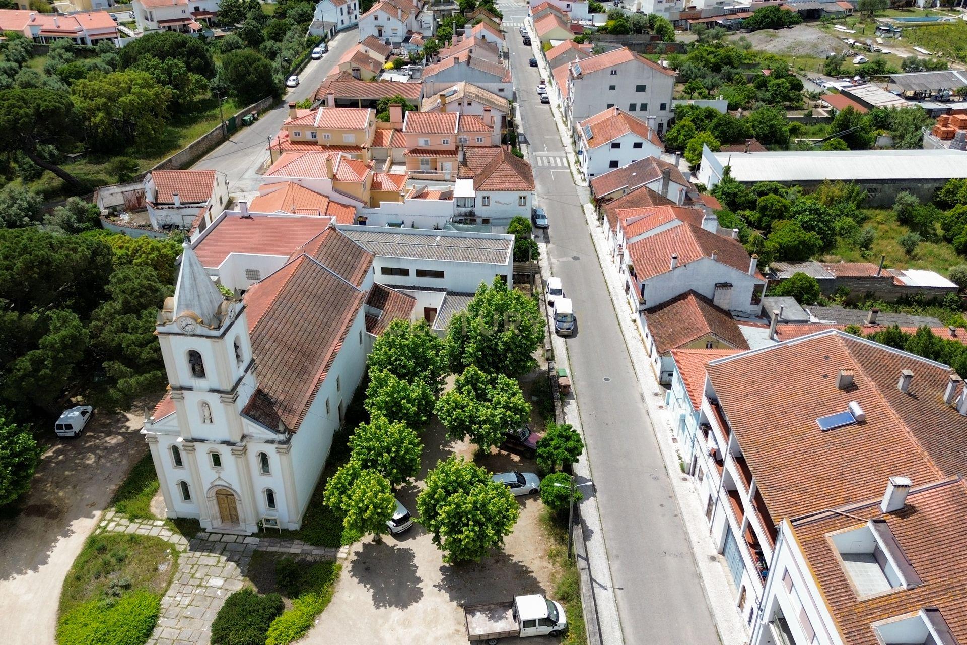 Moradia T3 com Jardim e Garagem em Santarém, Abrantes - Em Sistema de propostas Múltiplas - Image 55