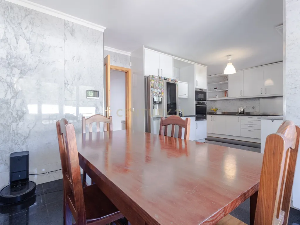 Moradia T3 de Excelência na Maia| 398 m² | 3 Suítes | Garagem para várias Viaturas - Image 36