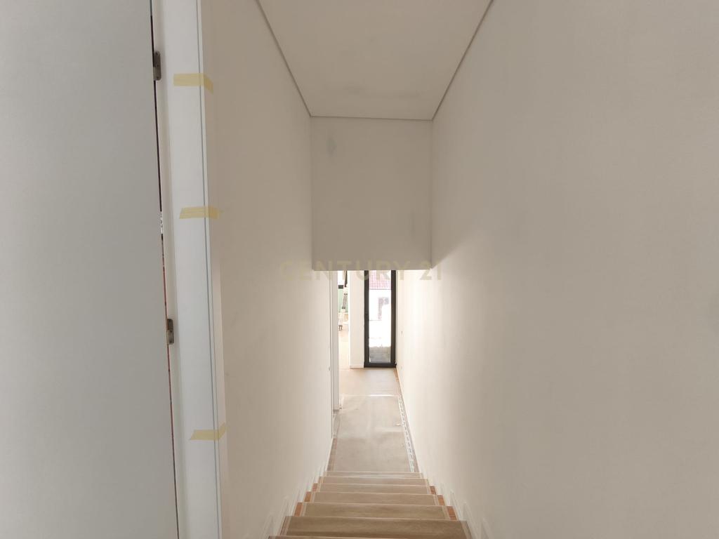 Casa em Construção em Braga, Esposende - 3 Quartos e Garagem - Image 8