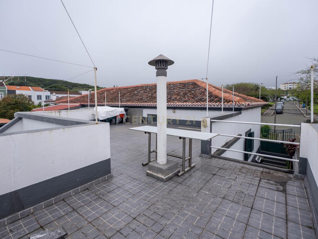 Moradia T4 em Santa Clara - Image 31