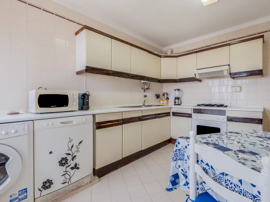 Apartamento T2 com vista rio, a 2 minutos da zona ribeirinha, em Portimão - Image 13