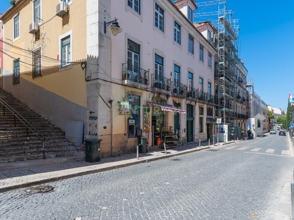 Excelente Apartamento T2 | Janelas Verdes - Image 39